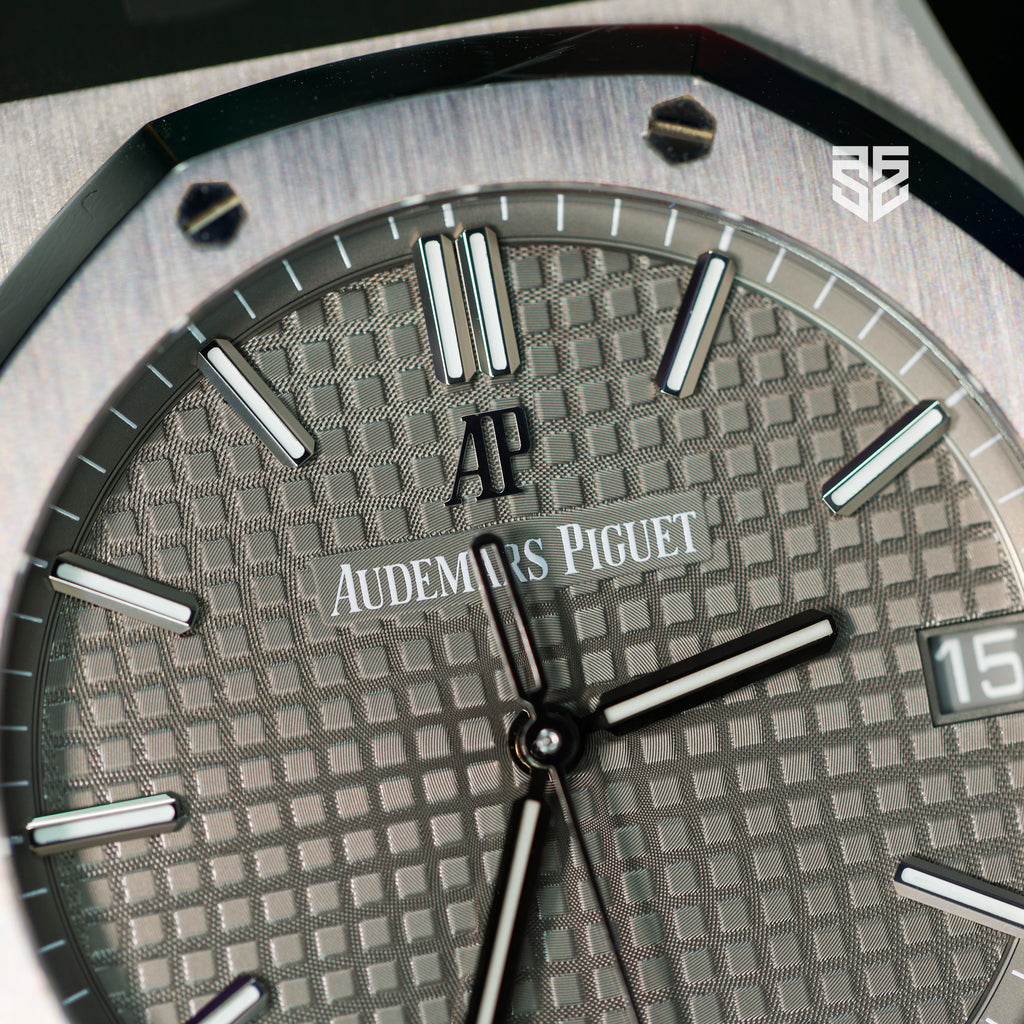 Audemars Piguet Royal Oak 41mm Rhodium Dial Ref: 15500ST 2022