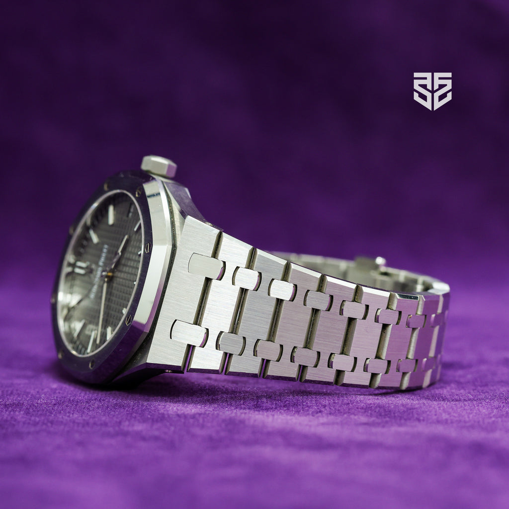 Audemars Piguet Royal Oak 41mm Rhodium Dial Ref: 15500ST 2022