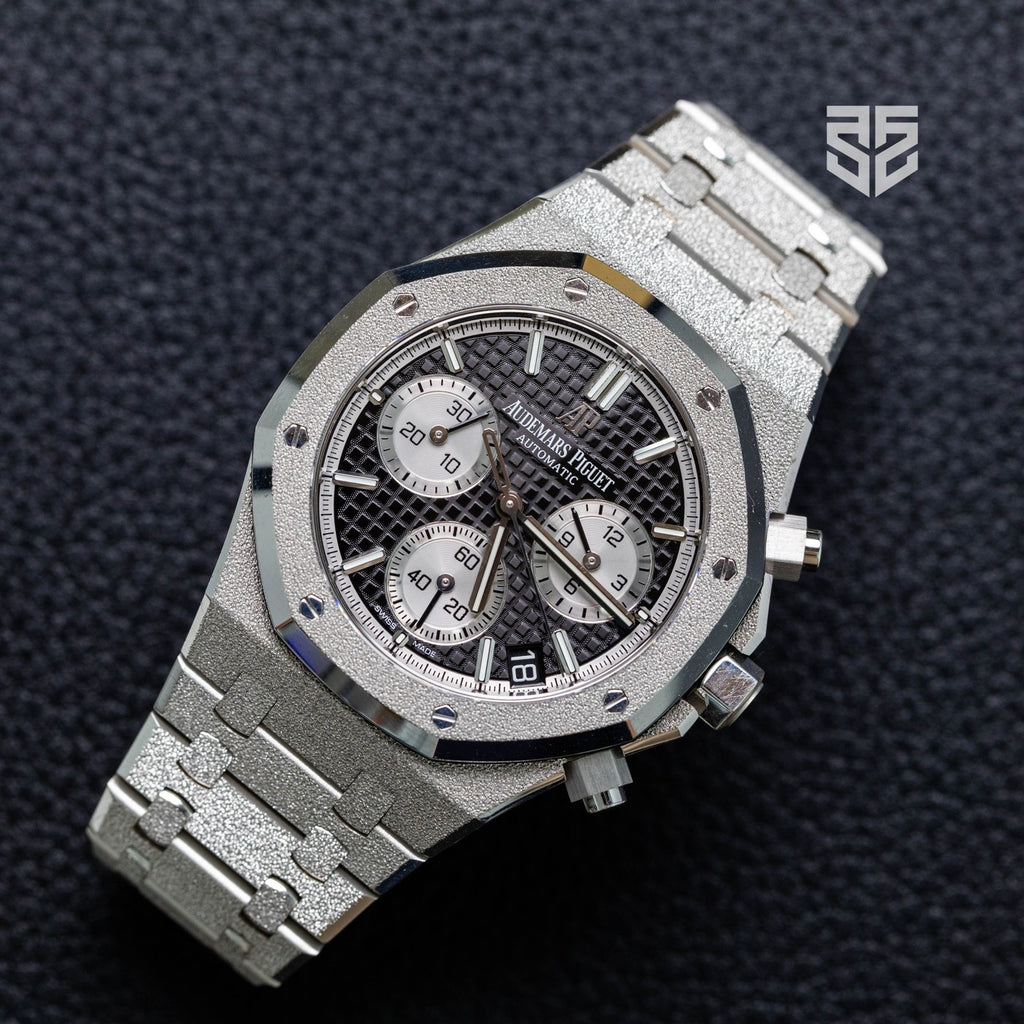 Audemars Piguet Royal Oak Chronograph Frosted 26239BC 2021 bracelet — The Smiling Second, Melbourne