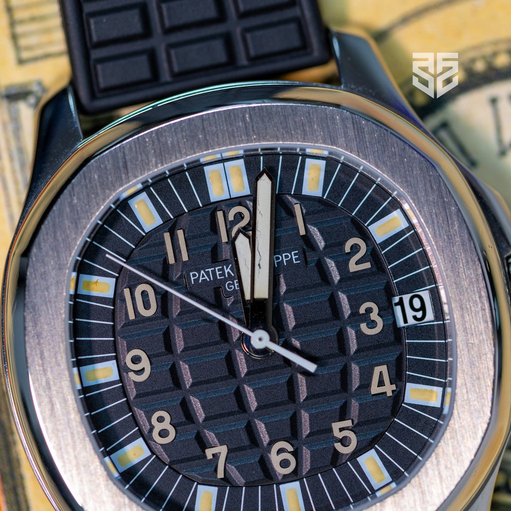 Patek Philippe Aquanaut 5065A 2005 dial detail — The Smiling Second, Melbourne