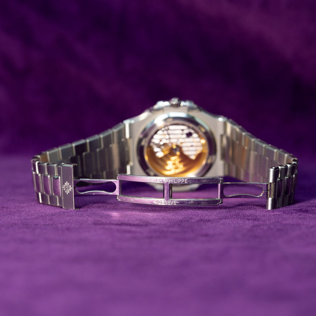 Patek Philippe Nautilus 5711 bracelet clasp — The Smiling Second, Melbourne