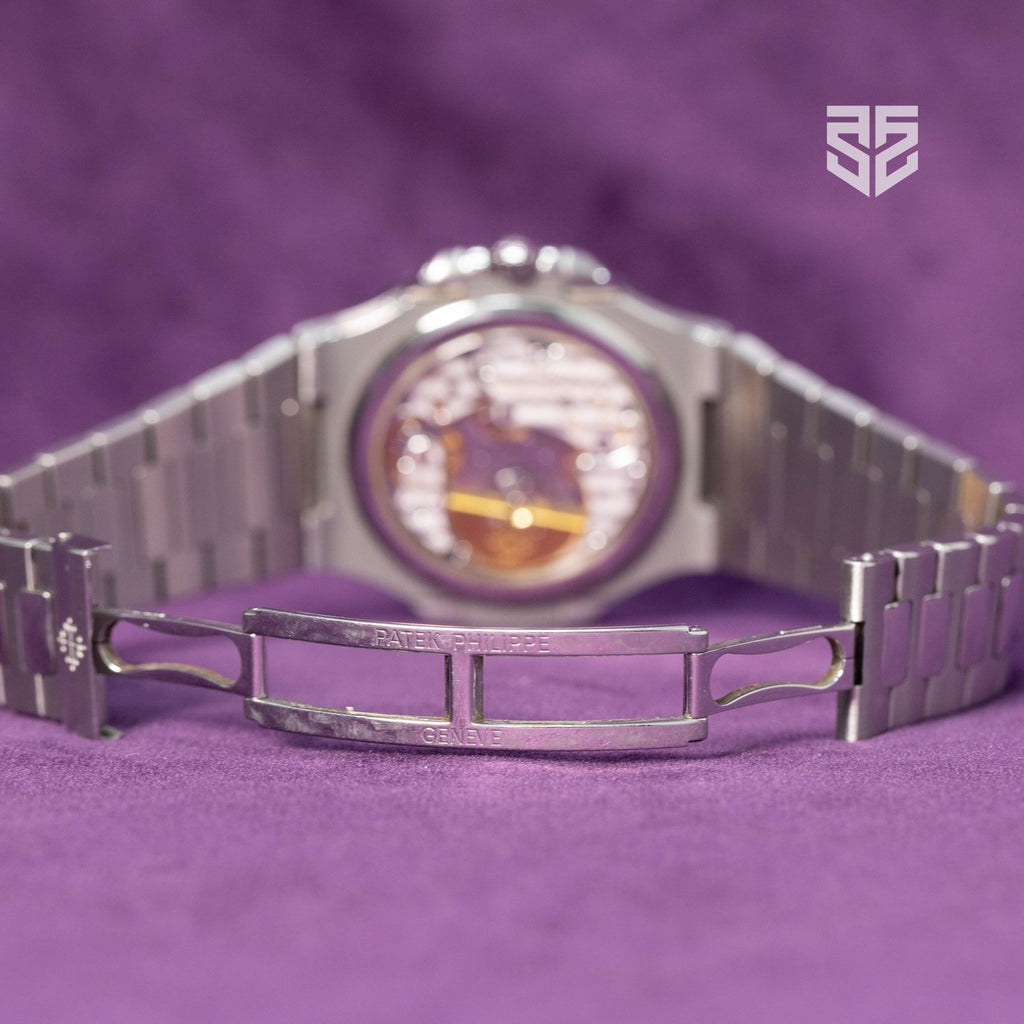 Patek Philippe Nautilus 5712/1A 2012 bracelet clasp — The Smiling Second, Melbourne