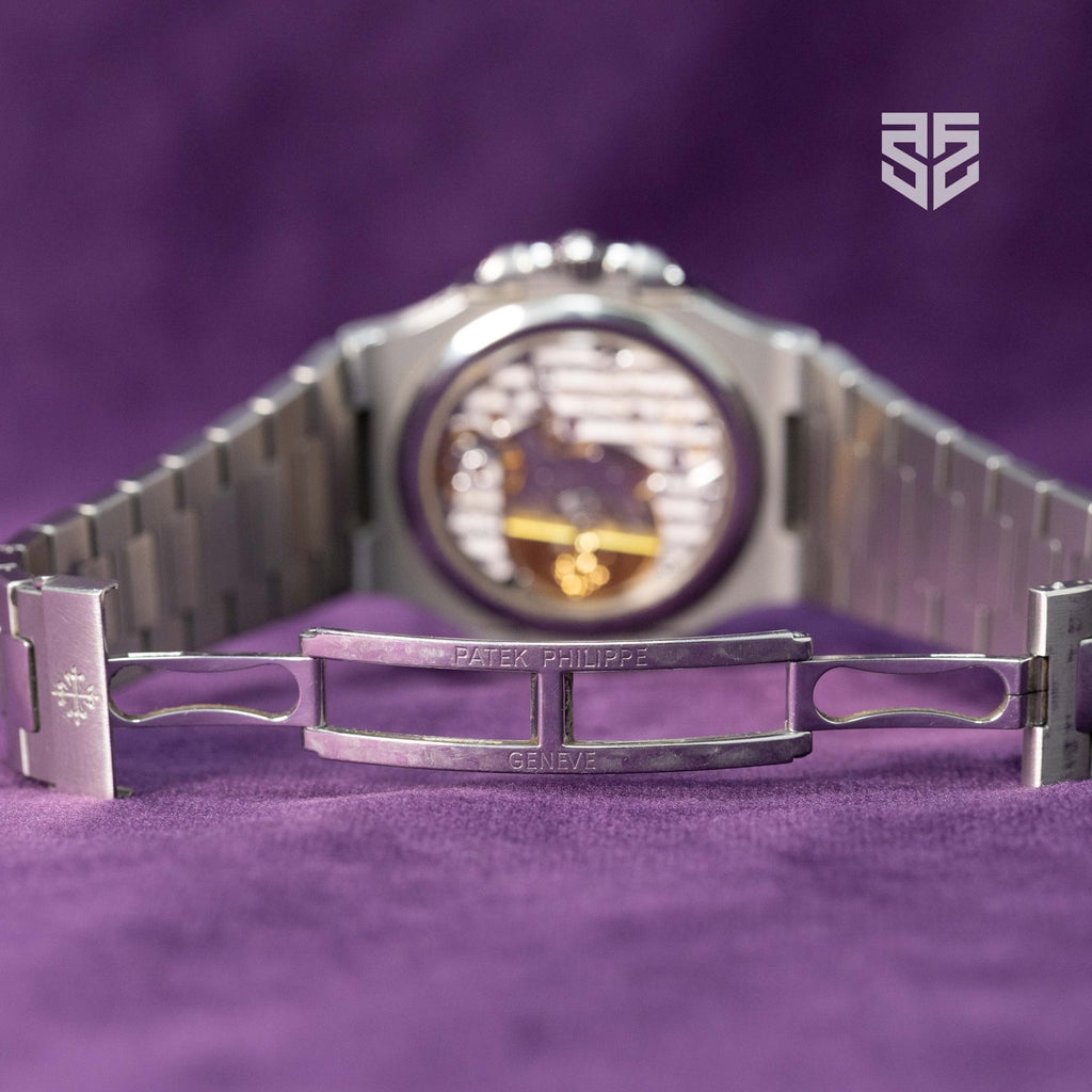 Patek Philippe Nautilus 5712 bracelet clasp — The Smiling Second, Melbourne