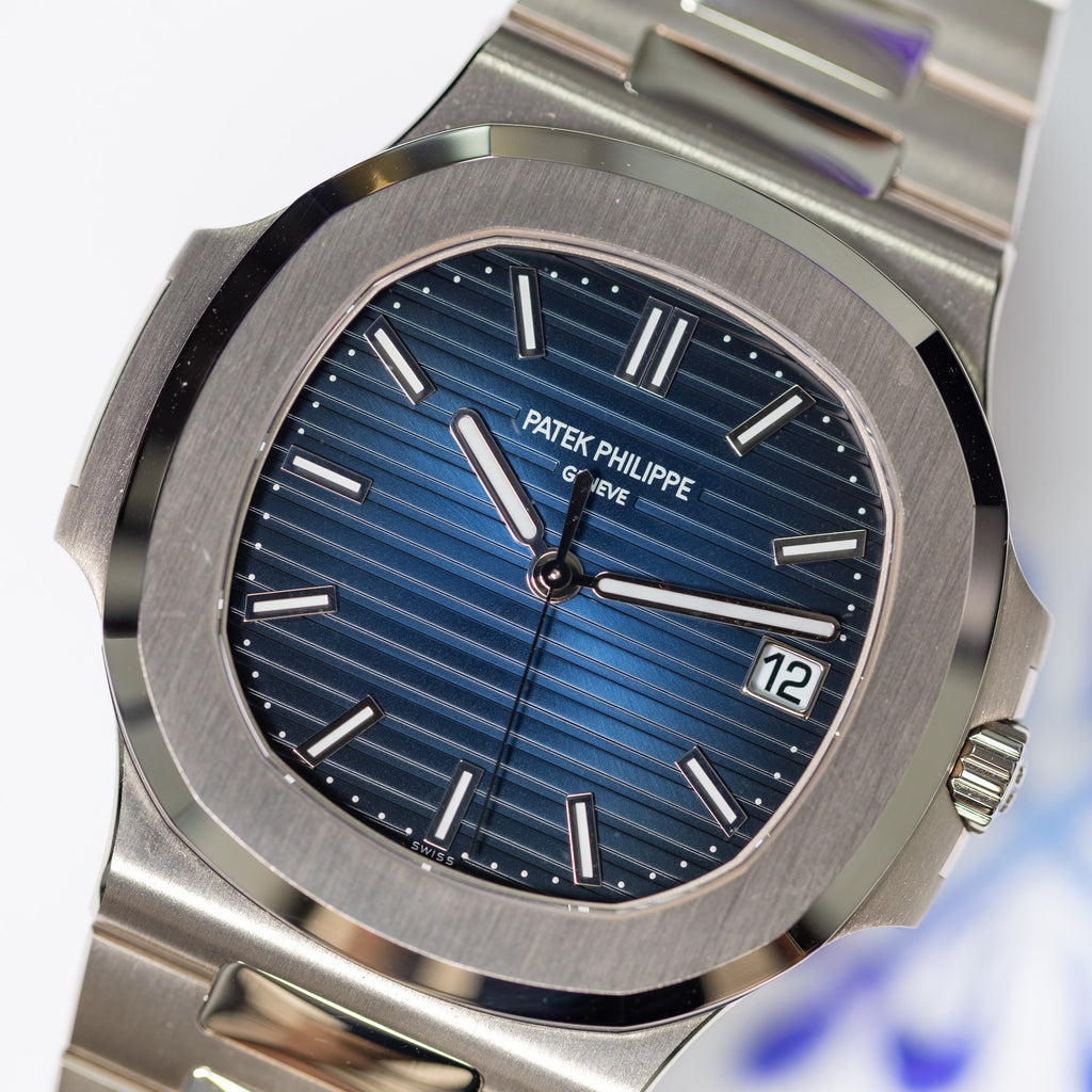 Patek Philippe Nautilus White Gold 5811/1G 2023 detail — The Smiling Second, Melbourne