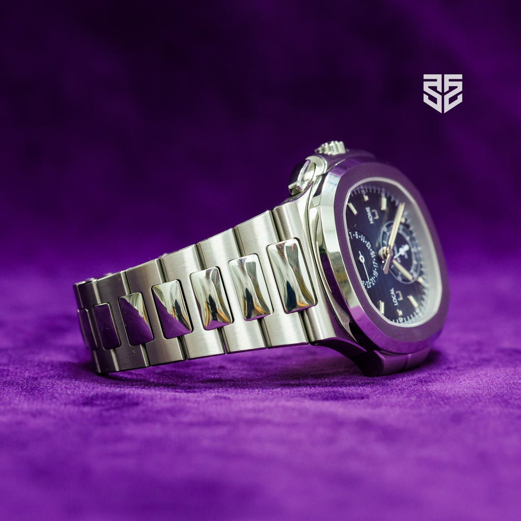 Patek Philippe Nautilus 5990/1A 2024 case profile — The Smiling Second, Melbourne