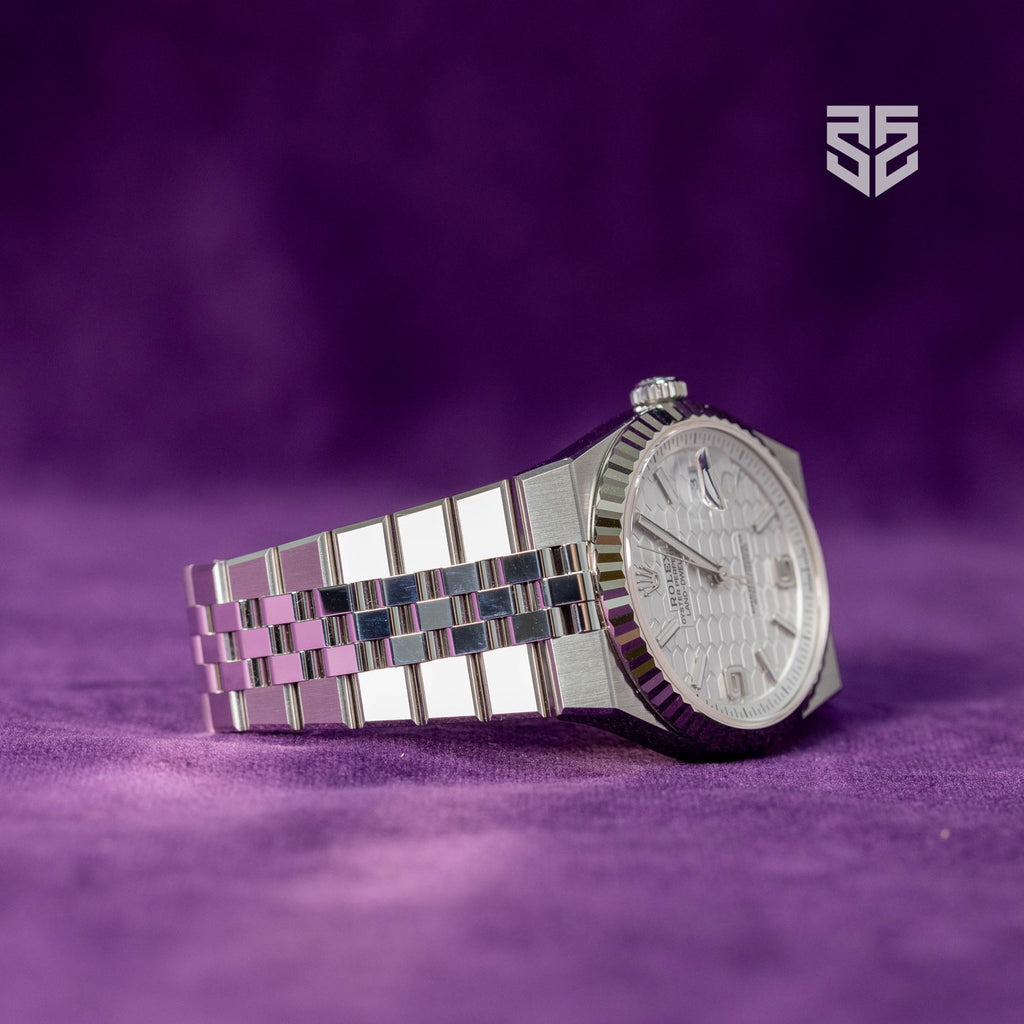 Rolex Land-Dweller 127334 case profile — The Smiling Second, Melbourne