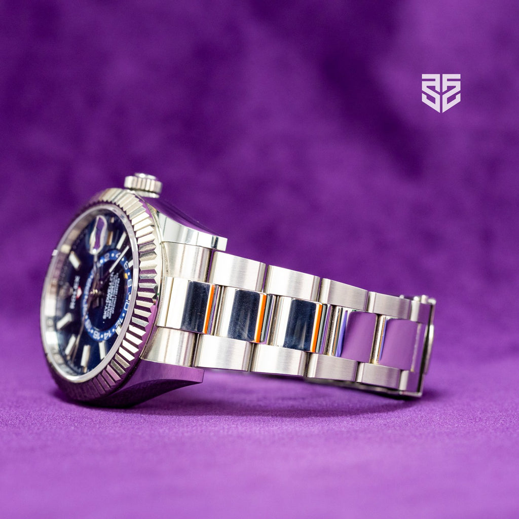 Rolex Sky-Dweller 326934 case profile — The Smiling Second, Melbourne