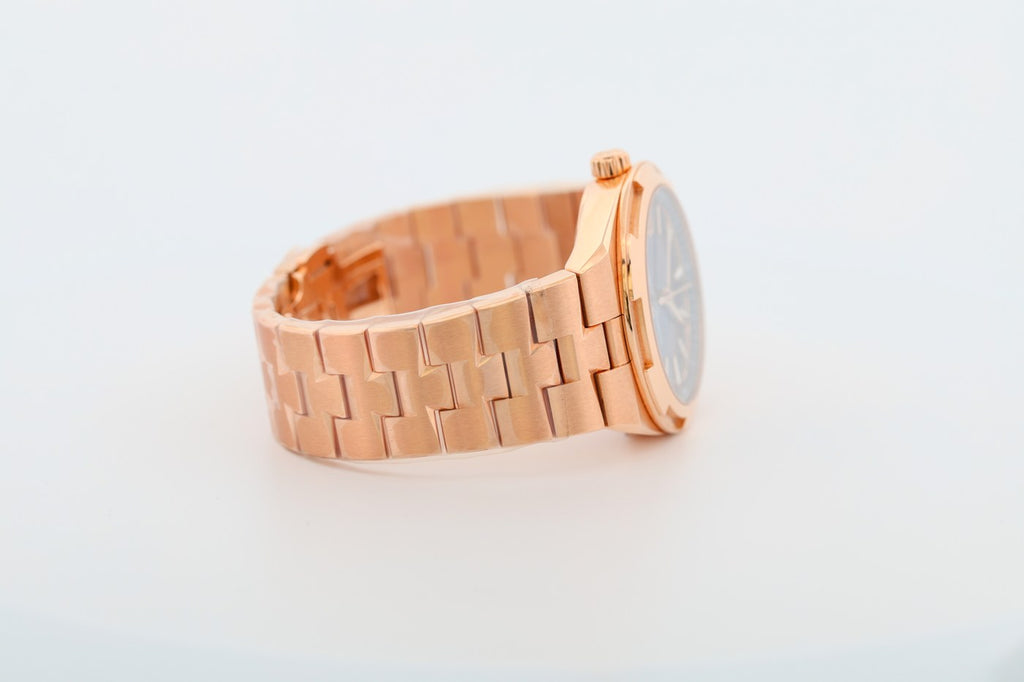Vacheron Constantin Overseas 4500V case profile — The Smiling Second, Melbourne